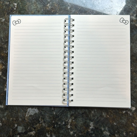 Hello Kitty Bundle Note Pad & Desk Pad - Picture 4 of 5